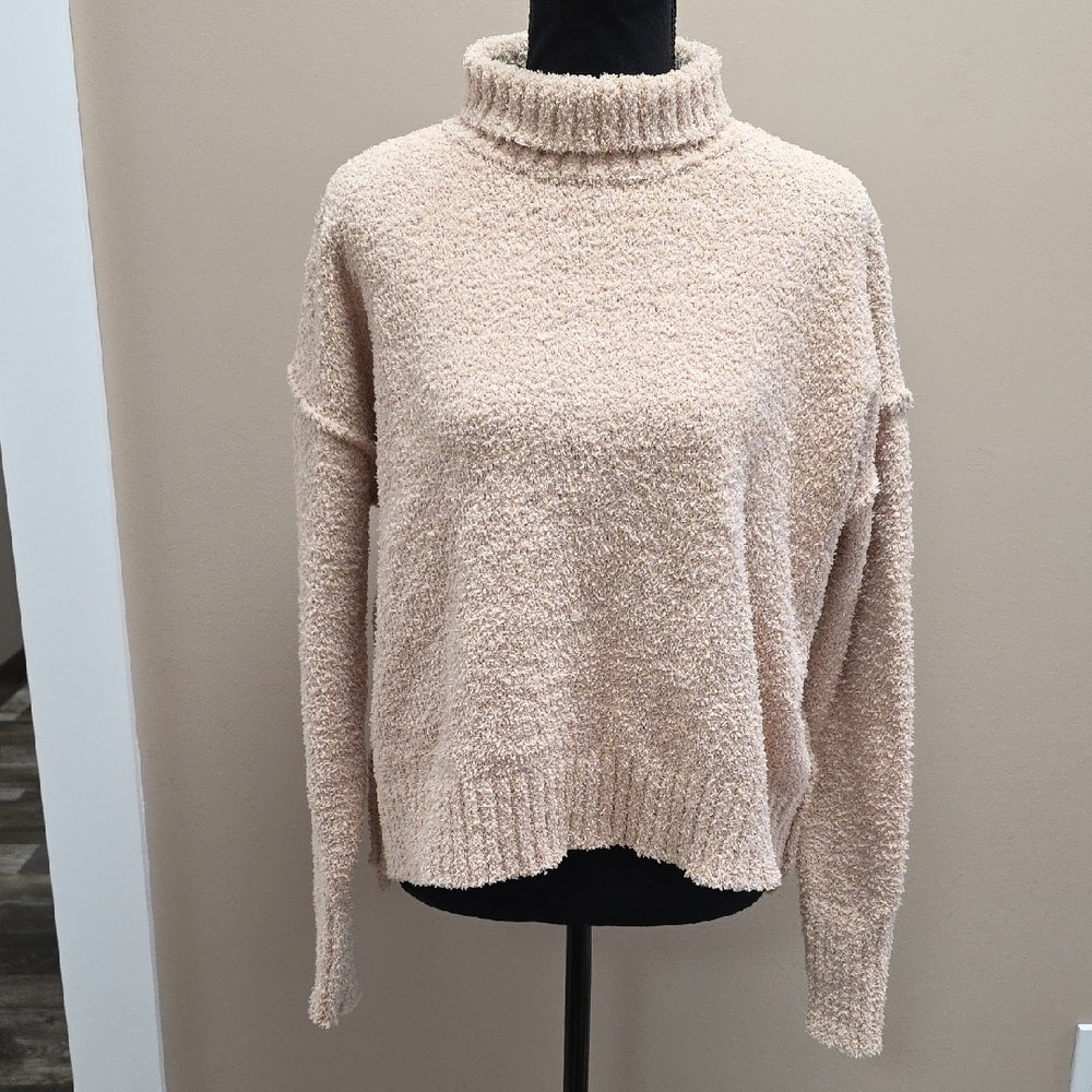 DAVI & DANI Soft Beige Turtleneck Sweater
